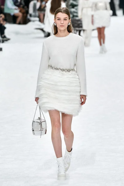 Look 69